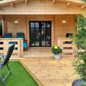 Historias de clientes:  Anthony y Rebecca y su lujosa casa de madera con jacuzzi de leña en Chwilog (Reino Unido)