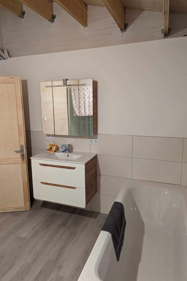 cabaña-de-madera-a-medida-baño-JULIA