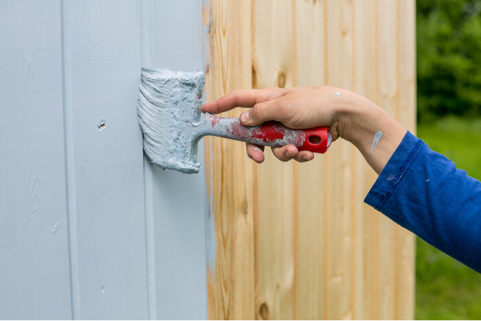 Impregnación y pintura de casas de madera